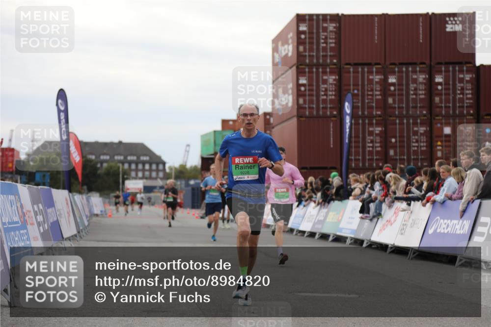03.10.2025 - Köhlbrandbrückenlauf Yannick Fuchs http://msf.ph/oto/8984820 03.10.2025 15:56:55 Ziel 7882, 9226, 9664, 9665 meine-sportfotos.de