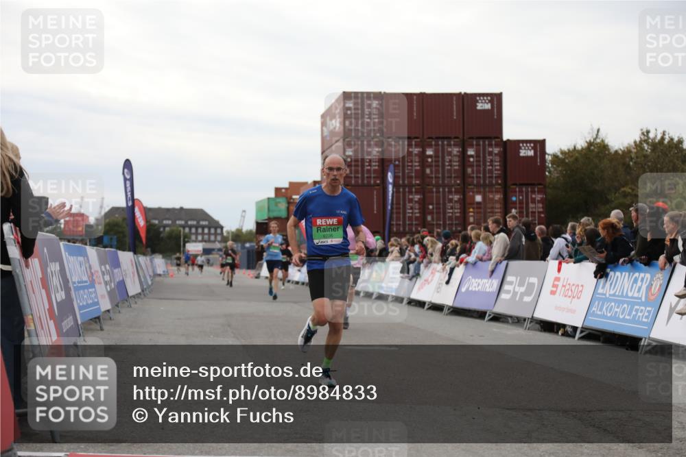 03.10.2025 - Köhlbrandbrückenlauf Yannick Fuchs http://msf.ph/oto/8984833 03.10.2025 15:56:55 Ziel 7882, 9226, 9664, 9665 meine-sportfotos.de