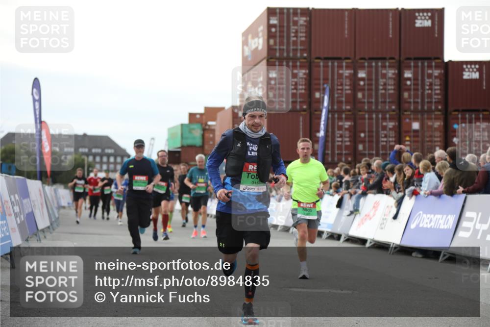03.10.2025 - Köhlbrandbrückenlauf Yannick Fuchs http://msf.ph/oto/8984835 03.10.2025 16:09:39 Ziel 8814, 8826, 8834, 9024, 9150, 9301, 9567, 9748 meine-sportfotos.de