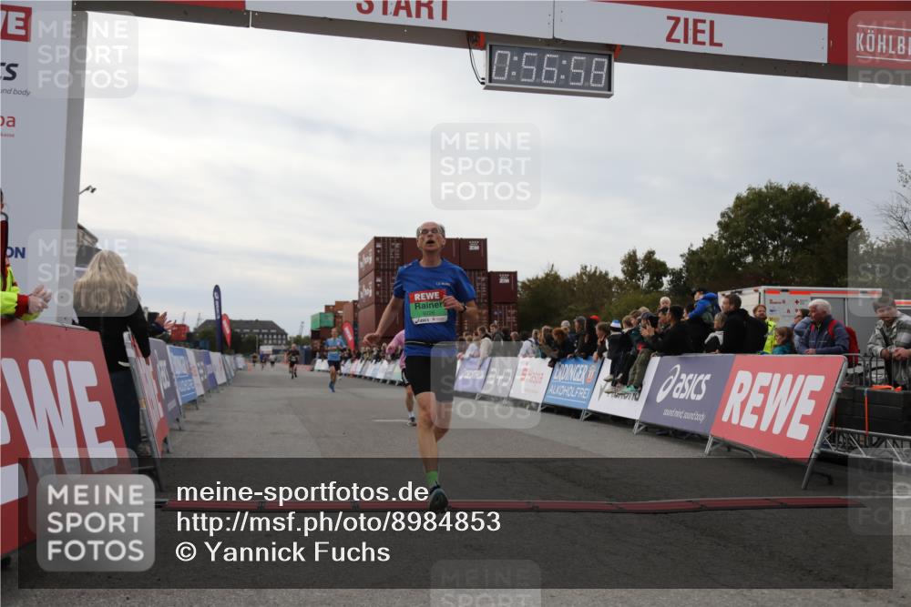 03.10.2025 - Köhlbrandbrückenlauf Yannick Fuchs http://msf.ph/oto/8984853 03.10.2025 15:56:56 Ziel 7882, 9226, 9664, 9665 meine-sportfotos.de