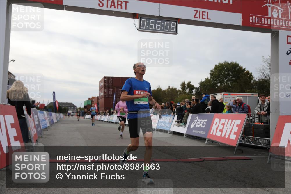 03.10.2025 - Köhlbrandbrückenlauf Yannick Fuchs http://msf.ph/oto/8984863 03.10.2025 15:56:57 Ziel 7882, 9226, 9665, 9751 meine-sportfotos.de