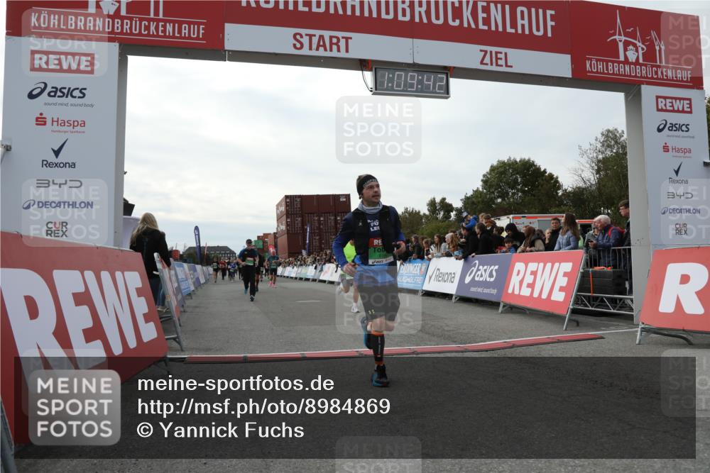 03.10.2025 - Köhlbrandbrückenlauf Yannick Fuchs http://msf.ph/oto/8984869 03.10.2025 16:09:40 Ziel 7498, 8814, 8826, 8834, 9024, 9150, 9301, 9567, 9748 meine-sportfotos.de
