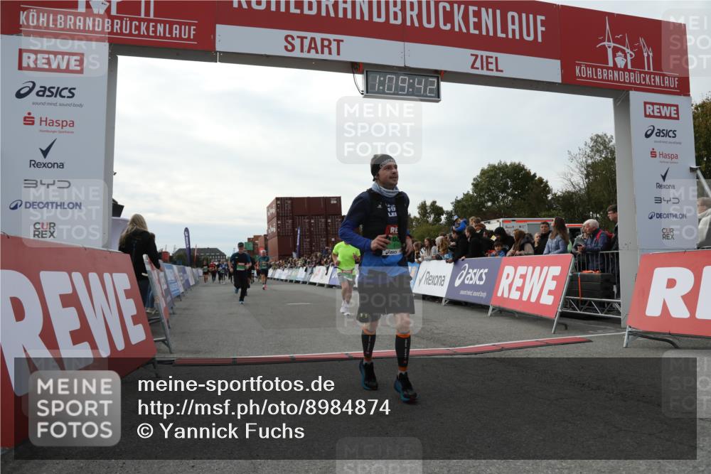 03.10.2025 - Köhlbrandbrückenlauf Yannick Fuchs http://msf.ph/oto/8984874 03.10.2025 16:09:41 Ziel 7305, 7306, 7452, 7498, 7583, 8814, 8826, 8834, 9024, 9097, 9150, 9301, 9567, 9671, 9748 meine-sportfotos.de
