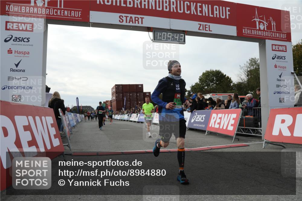 03.10.2025 - Köhlbrandbrückenlauf Yannick Fuchs http://msf.ph/oto/8984880 03.10.2025 16:09:41 Ziel 7305, 7306, 7452, 7498, 7583, 8814, 8826, 8834, 9024, 9097, 9150, 9301, 9567, 9671, 9748 meine-sportfotos.de