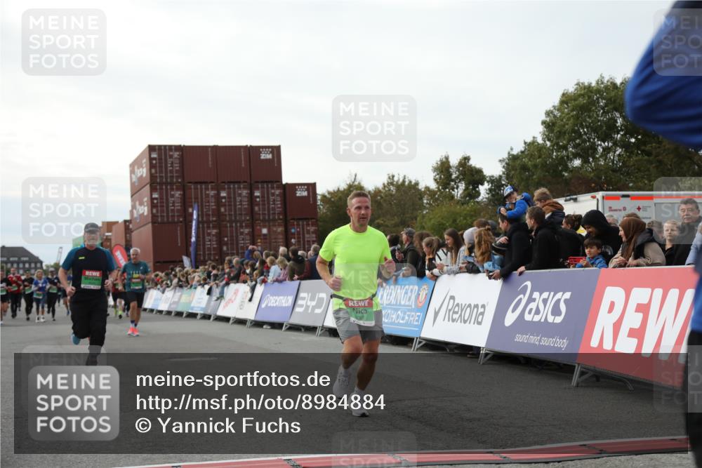 03.10.2025 - Köhlbrandbrückenlauf Yannick Fuchs http://msf.ph/oto/8984884 03.10.2025 16:09:41 Ziel 7305, 7306, 7452, 7498, 7583, 8814, 8826, 8834, 9024, 9097, 9150, 9301, 9567, 9671, 9748 meine-sportfotos.de