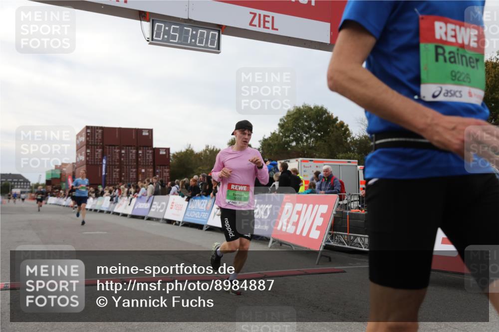 03.10.2025 - Köhlbrandbrückenlauf Yannick Fuchs http://msf.ph/oto/8984887 03.10.2025 15:56:58 Ziel 7041, 7882, 9226, 9665, 9751 meine-sportfotos.de