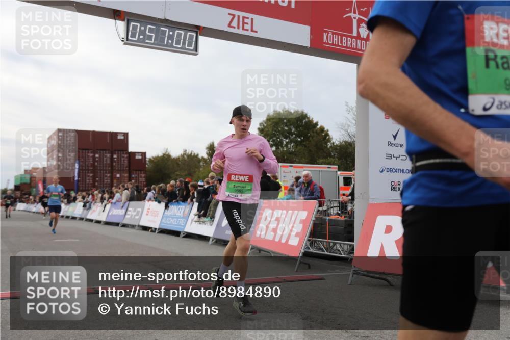 03.10.2025 - Köhlbrandbrückenlauf Yannick Fuchs http://msf.ph/oto/8984890 03.10.2025 15:56:58 Ziel 7041, 7882, 9226, 9665, 9751 meine-sportfotos.de