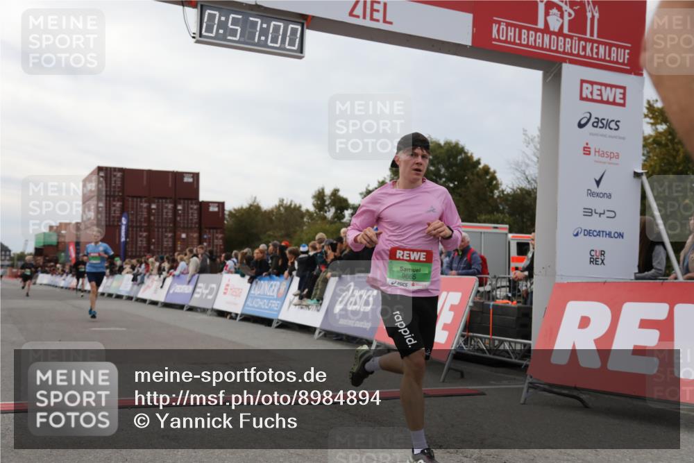 03.10.2025 - Köhlbrandbrückenlauf Yannick Fuchs http://msf.ph/oto/8984894 03.10.2025 15:56:58 Ziel 7041, 7882, 9226, 9665, 9751 meine-sportfotos.de