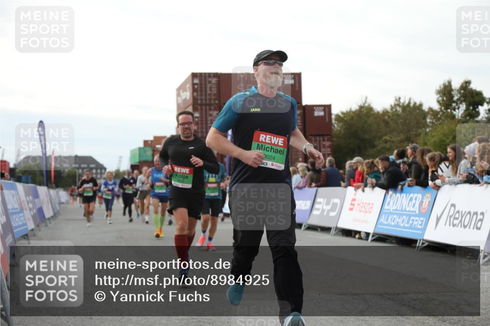 03.10.2025 - Köhlbrandbrückenlauf Yannick Fuchs http://msf.ph/oto/8984925 03.10.2025 16:09:43 Ziel 7272, 7305, 7306, 7452, 7498, 7583, 8814, 8826, 8834, 9024, 9097, 9150, 9181, 9301, 9567, 9600, 9671, 9748 meine-sportfotos.de
