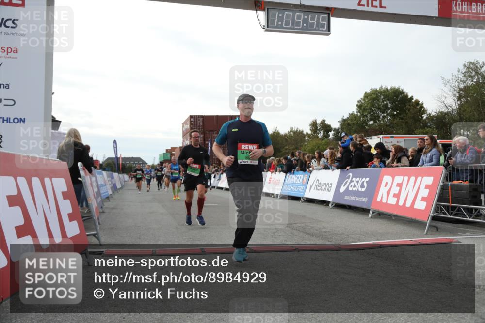 03.10.2025 - Köhlbrandbrückenlauf Yannick Fuchs http://msf.ph/oto/8984929 03.10.2025 16:09:44 Ziel 7272, 7305, 7306, 7452, 7498, 7583, 8814, 8826, 8834, 9024, 9097, 9150, 9181, 9301, 9567, 9600, 9671, 9748 meine-sportfotos.de