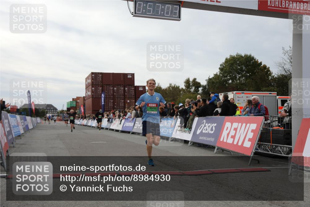 03.10.2025 - Köhlbrandbrückenlauf Yannick Fuchs http://msf.ph/oto/8984930 03.10.2025 15:57:01 Ziel 7041, 7882, 9665, 9751 meine-sportfotos.de