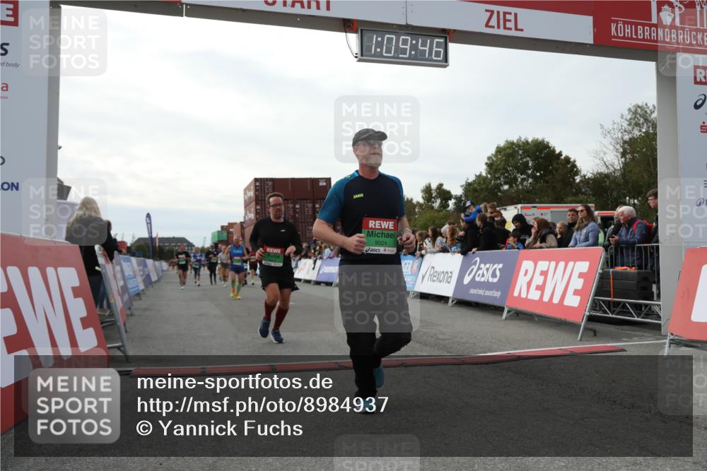 03.10.2025 - Köhlbrandbrückenlauf Yannick Fuchs http://msf.ph/oto/8984937 03.10.2025 16:09:44 Ziel 7272, 7305, 7306, 7452, 7498, 7583, 8814, 8826, 8834, 9024, 9097, 9150, 9181, 9301, 9567, 9600, 9671, 9748 meine-sportfotos.de