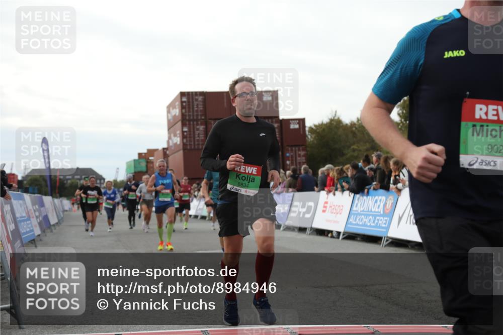 03.10.2025 - Köhlbrandbrückenlauf Yannick Fuchs http://msf.ph/oto/8984946 03.10.2025 16:09:44 Ziel 7272, 7305, 7306, 7452, 7498, 7583, 8814, 8826, 8834, 9024, 9097, 9150, 9181, 9301, 9567, 9600, 9671, 9748 meine-sportfotos.de
