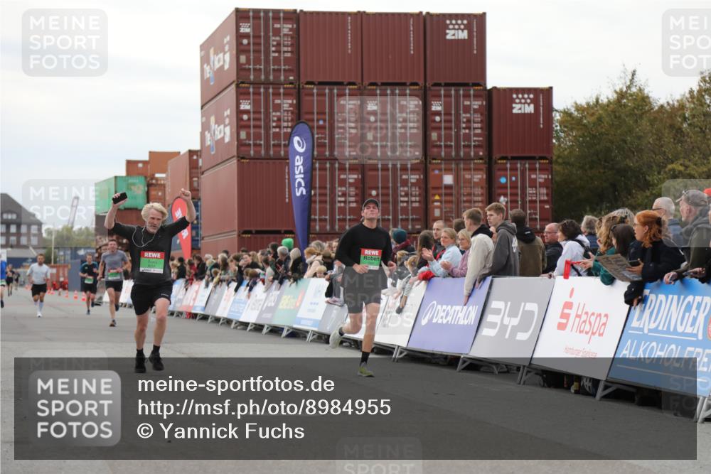 03.10.2025 - Köhlbrandbrückenlauf Yannick Fuchs http://msf.ph/oto/8984955 03.10.2025 15:57:02 Ziel 7041, 7882, 9751 meine-sportfotos.de