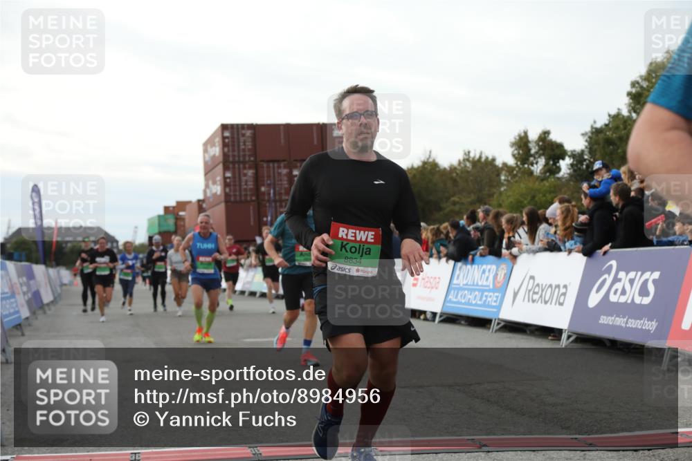 03.10.2025 - Köhlbrandbrückenlauf Yannick Fuchs http://msf.ph/oto/8984956 03.10.2025 16:09:45 Ziel 7272, 7305, 7306, 7452, 7498, 7583, 8814, 8826, 8834, 9024, 9097, 9181, 9301, 9567, 9600, 9671, 9748 meine-sportfotos.de