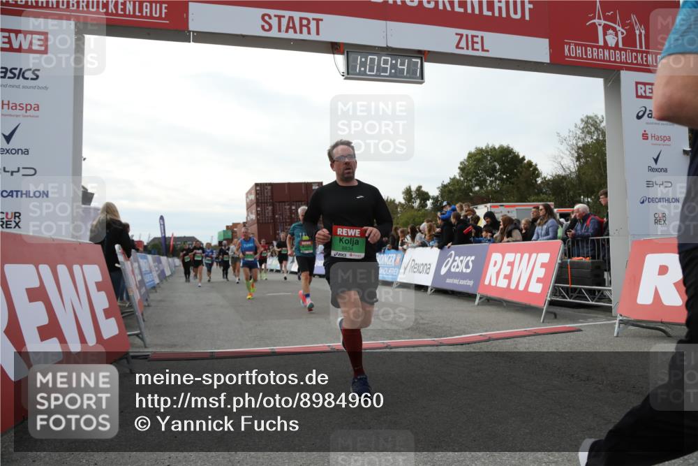 03.10.2025 - Köhlbrandbrückenlauf Yannick Fuchs http://msf.ph/oto/8984960 03.10.2025 16:09:45 Ziel 7272, 7305, 7306, 7452, 7498, 7583, 8814, 8826, 8834, 9024, 9097, 9181, 9301, 9567, 9600, 9671, 9748 meine-sportfotos.de