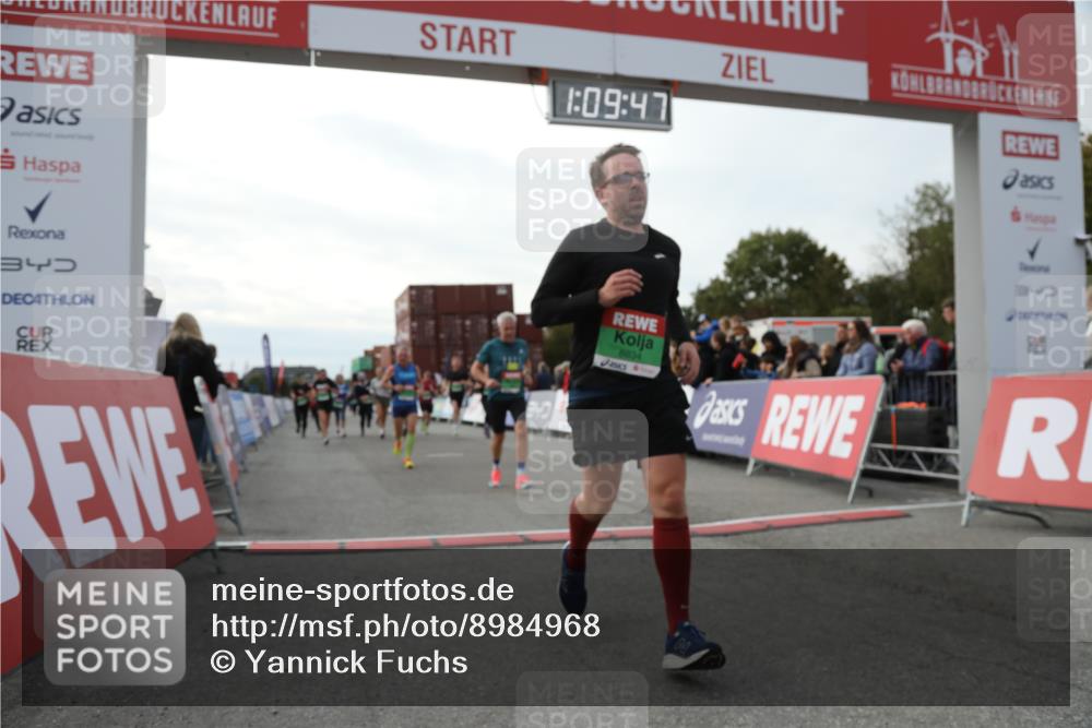 03.10.2025 - Köhlbrandbrückenlauf Yannick Fuchs http://msf.ph/oto/8984968 03.10.2025 16:09:45 Ziel 7272, 7305, 7306, 7452, 7498, 7583, 8814, 8826, 8834, 9024, 9097, 9181, 9301, 9567, 9600, 9671, 9748 meine-sportfotos.de