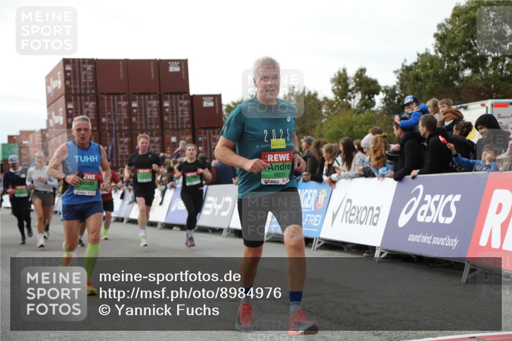03.10.2025 - Köhlbrandbrückenlauf Yannick Fuchs http://msf.ph/oto/8984976 03.10.2025 16:09:46 Ziel 7272, 7305, 7306, 7452, 7498, 7583, 7742, 8814, 8826, 8834, 9024, 9097, 9181, 9567, 9600, 9671, 9748 meine-sportfotos.de