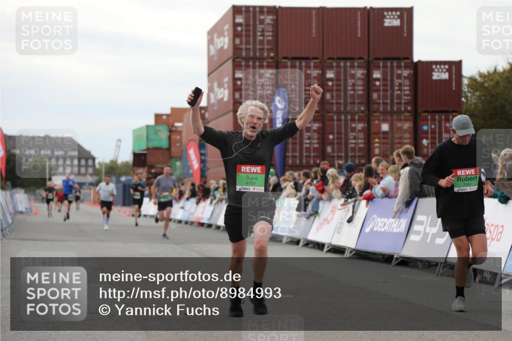 03.10.2025 - Köhlbrandbrückenlauf Yannick Fuchs http://msf.ph/oto/8984993 03.10.2025 15:57:04 Ziel 7041, 7593, 7618, 7882, 9751 meine-sportfotos.de