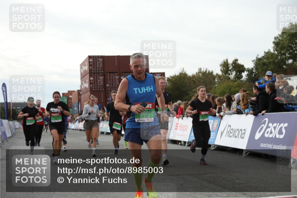 03.10.2025 - Köhlbrandbrückenlauf Yannick Fuchs http://msf.ph/oto/8985003 03.10.2025 16:09:47 Ziel 7272, 7305, 7306, 7452, 7498, 7583, 7742, 8814, 8826, 8834, 9024, 9097, 9181, 9567, 9600, 9671, 9748 meine-sportfotos.de