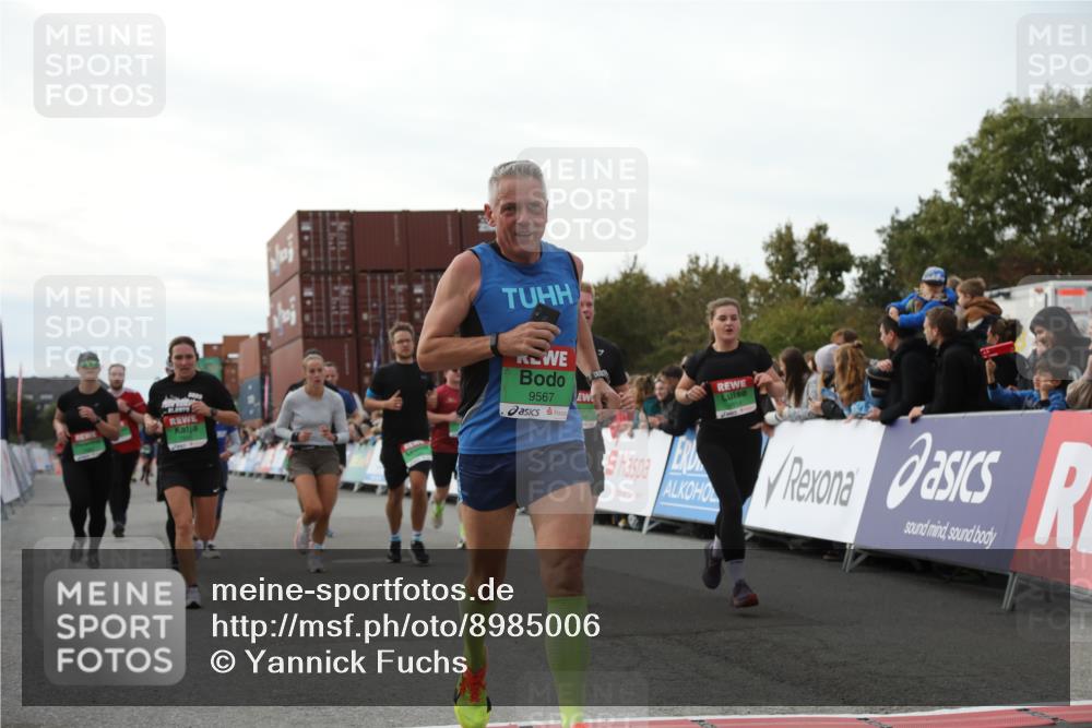 03.10.2025 - Köhlbrandbrückenlauf Yannick Fuchs http://msf.ph/oto/8985006 03.10.2025 16:09:47 Ziel 7272, 7305, 7306, 7452, 7498, 7583, 7742, 8814, 8826, 8834, 9024, 9097, 9181, 9567, 9600, 9671, 9748 meine-sportfotos.de