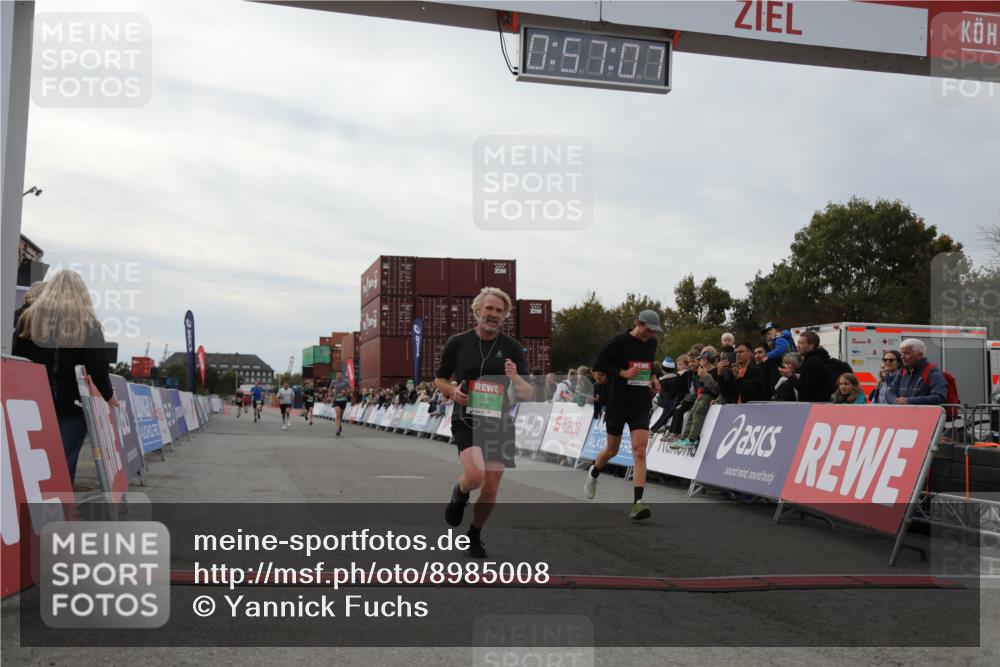 03.10.2025 - Köhlbrandbrückenlauf Yannick Fuchs http://msf.ph/oto/8985008 03.10.2025 15:57:05 Ziel 7041, 7593, 7618, 9751 meine-sportfotos.de