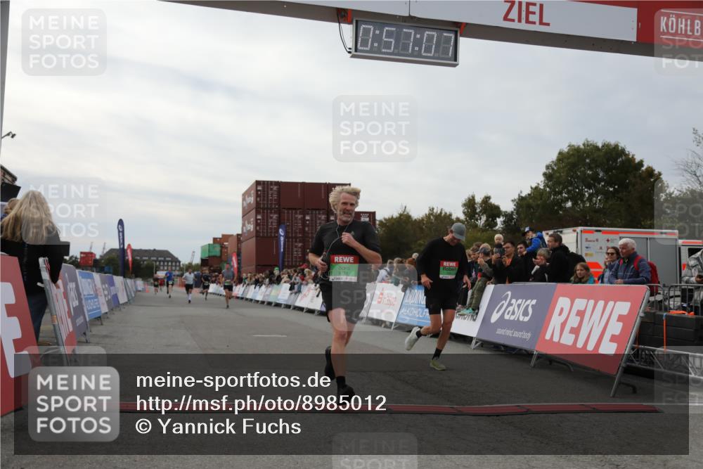 03.10.2025 - Köhlbrandbrückenlauf Yannick Fuchs http://msf.ph/oto/8985012 03.10.2025 15:57:05 Ziel 7041, 7593, 7618, 9751 meine-sportfotos.de