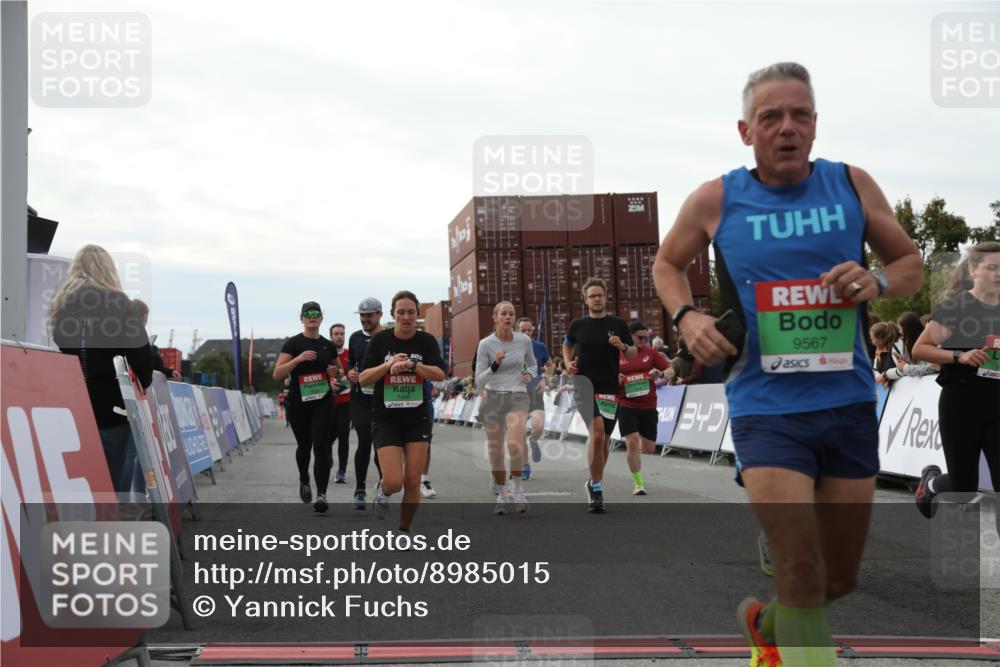 03.10.2025 - Köhlbrandbrückenlauf Yannick Fuchs http://msf.ph/oto/8985015 03.10.2025 16:09:48 Ziel 7272, 7305, 7306, 7452, 7498, 7583, 7742, 7863, 8814, 8826, 8834, 9097, 9181, 9567, 9600, 9671, 9748 meine-sportfotos.de