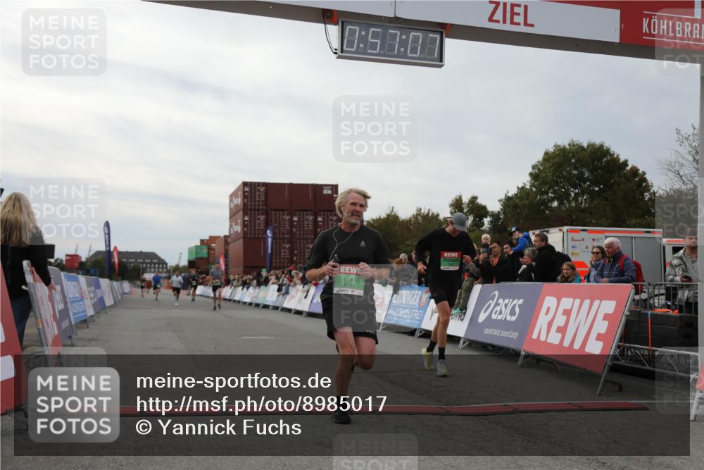 03.10.2025 - Köhlbrandbrückenlauf Yannick Fuchs http://msf.ph/oto/8985017 03.10.2025 15:57:05 Ziel 7041, 7593, 7618, 9751 meine-sportfotos.de