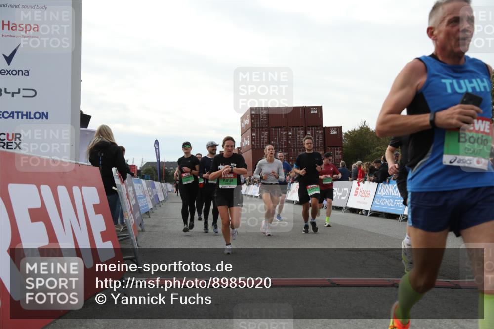 03.10.2025 - Köhlbrandbrückenlauf Yannick Fuchs http://msf.ph/oto/8985020 03.10.2025 16:09:48 Ziel 7272, 7305, 7306, 7452, 7498, 7583, 7742, 7863, 8814, 8826, 8834, 9097, 9181, 9567, 9600, 9671, 9748 meine-sportfotos.de
