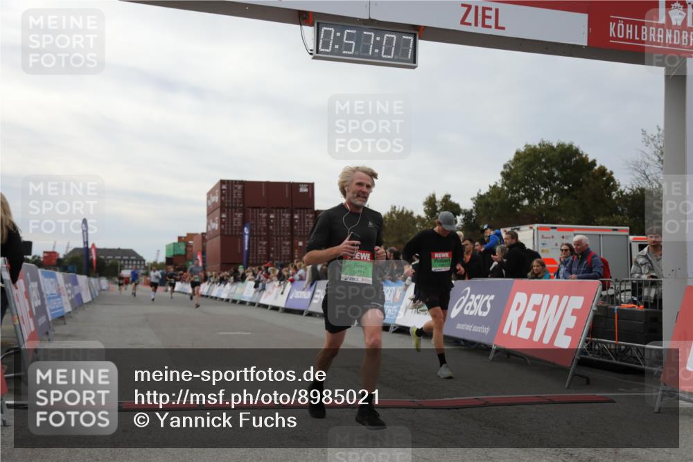 03.10.2025 - Köhlbrandbrückenlauf Yannick Fuchs http://msf.ph/oto/8985021 03.10.2025 15:57:06 Ziel 7041, 7107, 7593, 7618, 9032, 9751 meine-sportfotos.de
