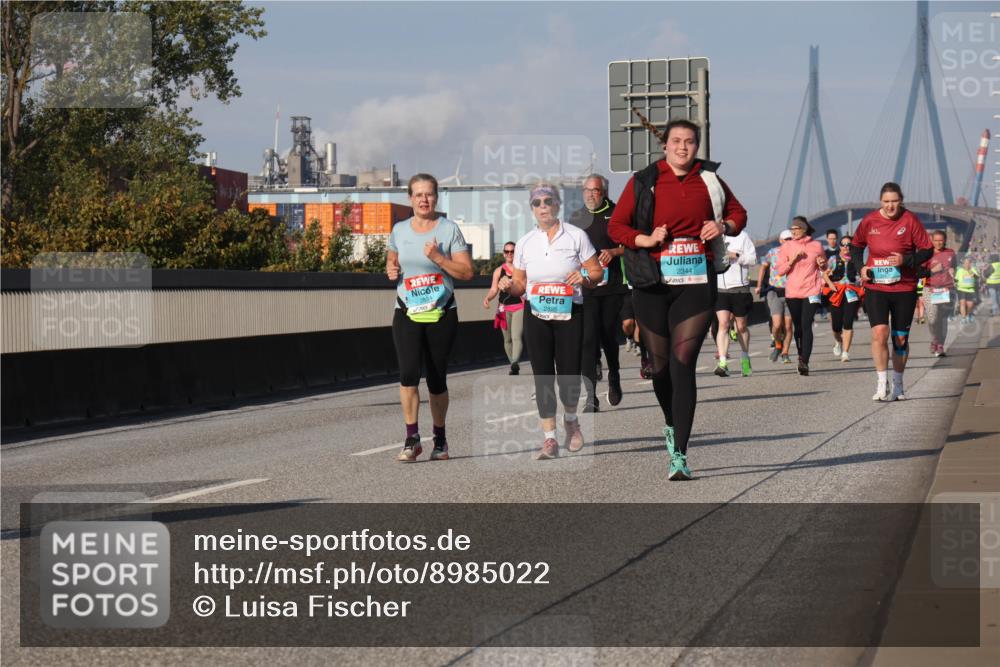 03.10.2025 - Köhlbrandbrückenlauf Luisa Fischer http://msf.ph/oto/8985022 03.10.2025 11:15:12 Position 3 2804, 2895, 2344 meine-sportfotos.de