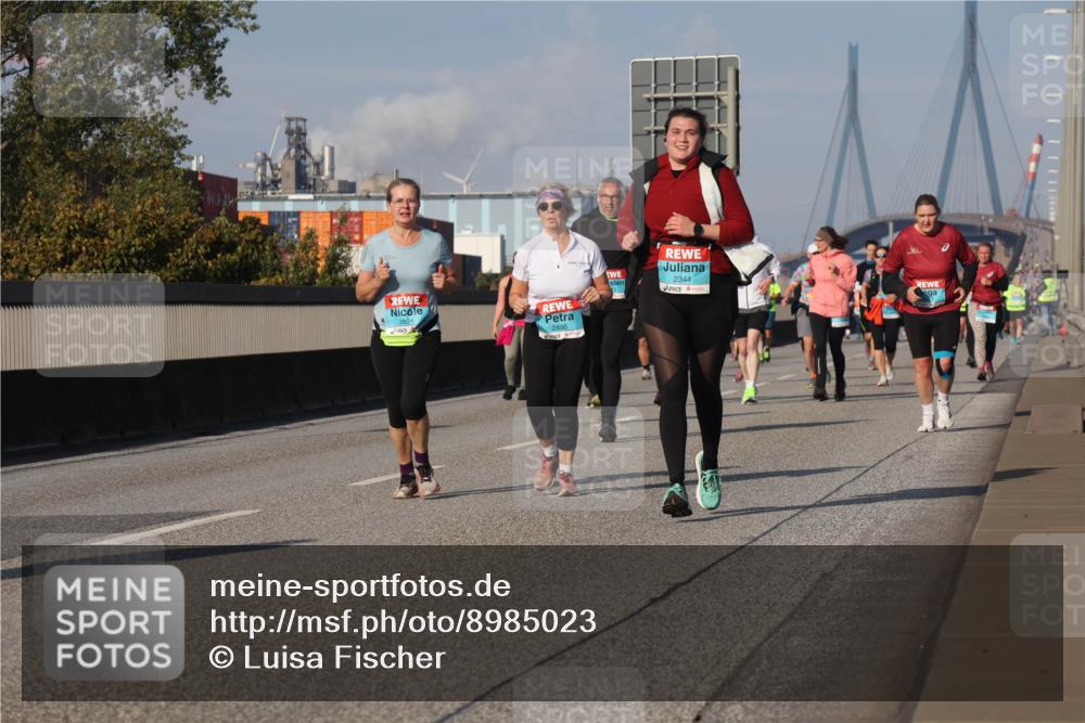 03.10.2025 - Köhlbrandbrückenlauf Luisa Fischer http://msf.ph/oto/8985023 03.10.2025 11:15:13 Position 3 23441, 2894, 2895 meine-sportfotos.de