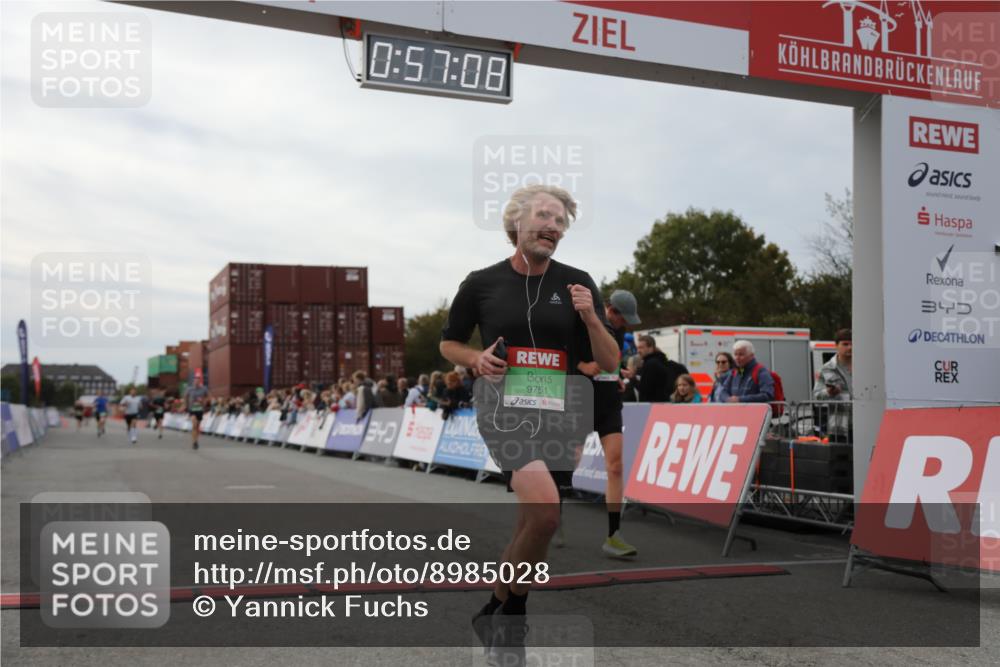 03.10.2025 - Köhlbrandbrückenlauf Yannick Fuchs http://msf.ph/oto/8985028 03.10.2025 15:57:06 Ziel 7041, 7107, 7593, 7618, 9032, 9751 meine-sportfotos.de
