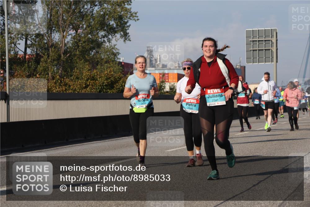 03.10.2025 - Köhlbrandbrückenlauf Luisa Fischer http://msf.ph/oto/8985033 03.10.2025 11:15:14 Position 3 2894, 2895, 2344 meine-sportfotos.de