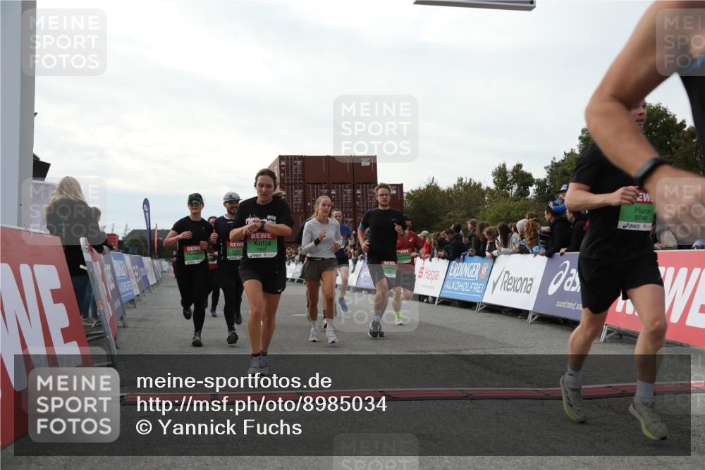 03.10.2025 - Köhlbrandbrückenlauf Yannick Fuchs http://msf.ph/oto/8985034 03.10.2025 16:09:48 Ziel 7272, 7305, 7306, 7452, 7498, 7583, 7742, 7863, 8814, 8826, 8834, 9097, 9181, 9567, 9600, 9671, 9748 meine-sportfotos.de