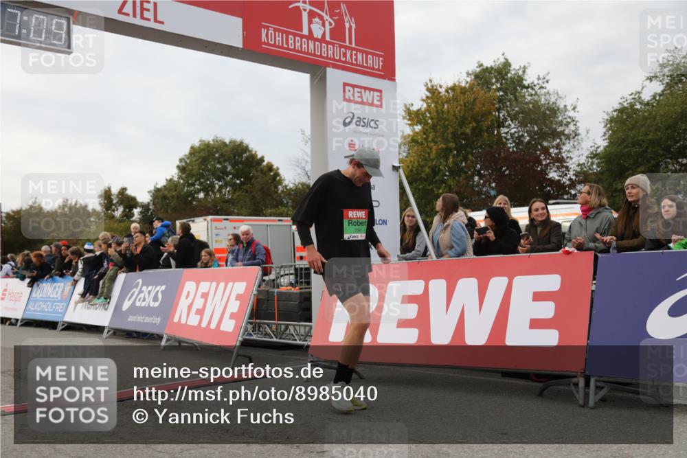 03.10.2025 - Köhlbrandbrückenlauf Yannick Fuchs http://msf.ph/oto/8985040 03.10.2025 15:57:07 Ziel 7041, 7107, 7593, 7618, 9032, 9751 meine-sportfotos.de