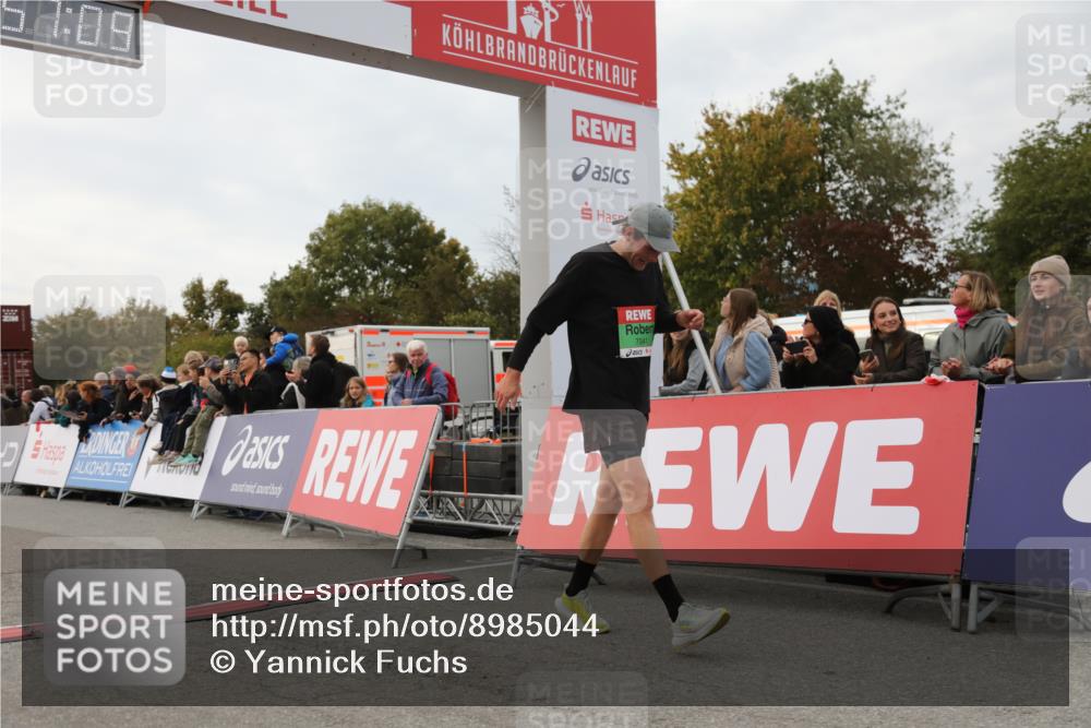 03.10.2025 - Köhlbrandbrückenlauf Yannick Fuchs http://msf.ph/oto/8985044 03.10.2025 15:57:07 Ziel 7041, 7107, 7593, 7618, 9032, 9751 meine-sportfotos.de