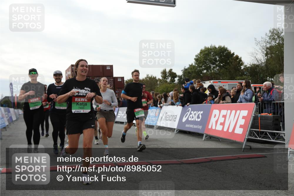 03.10.2025 - Köhlbrandbrückenlauf Yannick Fuchs http://msf.ph/oto/8985052 03.10.2025 16:09:49 Ziel 7205, 7272, 7305, 7306, 7452, 7498, 7583, 7742, 7863, 8014, 8814, 8826, 9097, 9181, 9341, 9567, 9600, 9671, 9748 meine-sportfotos.de