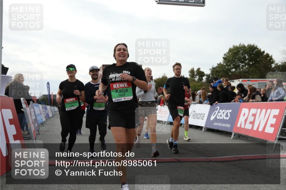 03.10.2025 - Köhlbrandbrückenlauf Yannick Fuchs http://msf.ph/oto/8985061 03.10.2025 16:09:49 Ziel 7205, 7272, 7305, 7306, 7452, 7498, 7583, 7742, 7863, 8014, 8814, 8826, 9097, 9181, 9341, 9567, 9600, 9671, 9748 meine-sportfotos.de