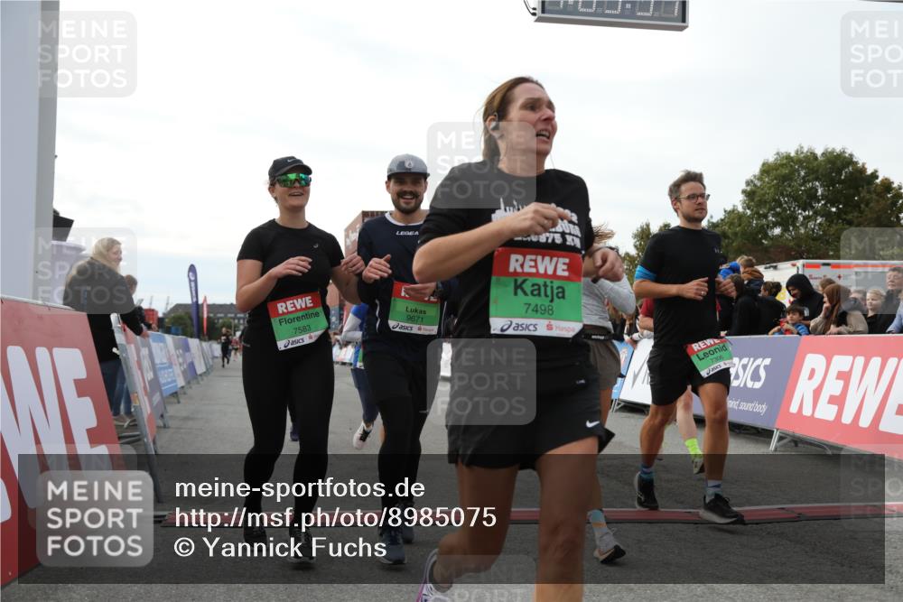 03.10.2025 - Köhlbrandbrückenlauf Yannick Fuchs http://msf.ph/oto/8985075 03.10.2025 16:09:50 Ziel 7205, 7272, 7305, 7306, 7452, 7498, 7583, 7742, 7743, 7863, 8014, 8814, 9028, 9097, 9181, 9341, 9567, 9600, 9671, 9748 meine-sportfotos.de