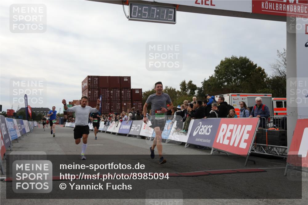 03.10.2025 - Köhlbrandbrückenlauf Yannick Fuchs http://msf.ph/oto/8985094 03.10.2025 15:57:11 Ziel 7107, 7593, 7618, 9032, 9087 meine-sportfotos.de