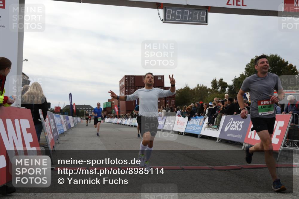 03.10.2025 - Köhlbrandbrückenlauf Yannick Fuchs http://msf.ph/oto/8985114 03.10.2025 15:57:12 Ziel 7107, 7593, 7618, 9032, 9087 meine-sportfotos.de