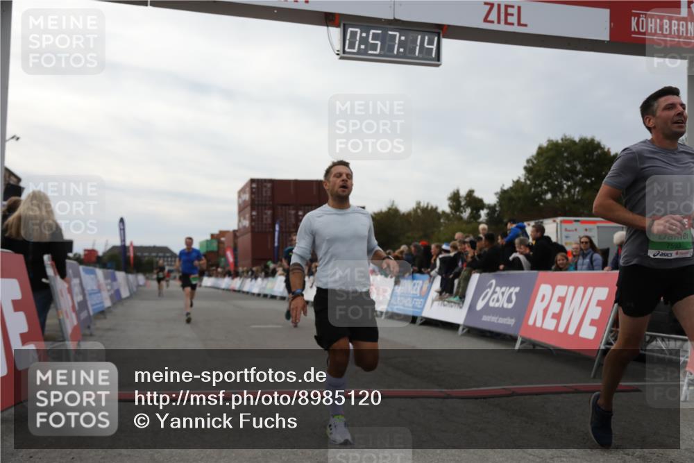 03.10.2025 - Köhlbrandbrückenlauf Yannick Fuchs http://msf.ph/oto/8985120 03.10.2025 15:57:12 Ziel 7107, 7593, 7618, 9032, 9087 meine-sportfotos.de