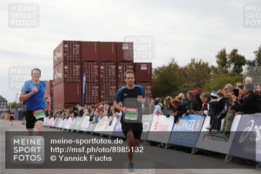 03.10.2025 - Köhlbrandbrückenlauf Yannick Fuchs http://msf.ph/oto/8985132 03.10.2025 15:57:13 Ziel 7107, 7593, 7618, 9032, 9087 meine-sportfotos.de