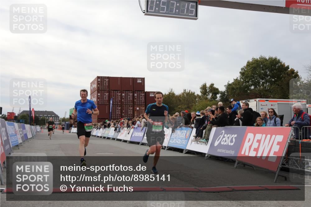 03.10.2025 - Köhlbrandbrückenlauf Yannick Fuchs http://msf.ph/oto/8985141 03.10.2025 15:57:14 Ziel 7107, 7593, 7618, 9032, 9087 meine-sportfotos.de