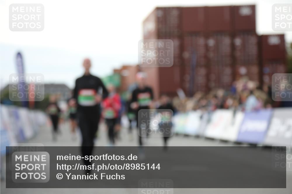 03.10.2025 - Köhlbrandbrückenlauf Yannick Fuchs http://msf.ph/oto/8985144 03.10.2025 16:09:53 Ziel 7175, 7205, 7272, 7305, 7306, 7452, 7583, 7742, 7743, 7863, 8014, 8817, 9028, 9097, 9181, 9341, 9600, 9671 meine-sportfotos.de