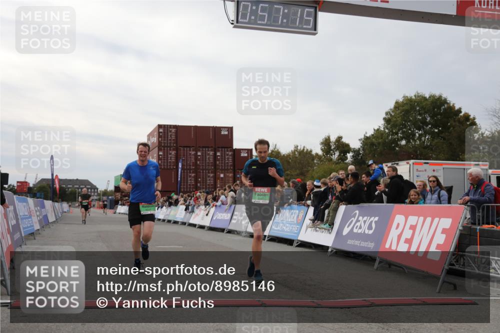 03.10.2025 - Köhlbrandbrückenlauf Yannick Fuchs http://msf.ph/oto/8985146 03.10.2025 15:57:14 Ziel 7107, 7593, 7618, 9032, 9087 meine-sportfotos.de