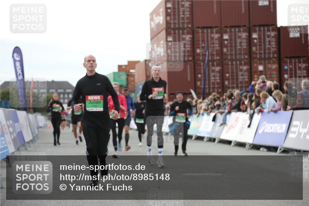 03.10.2025 - Köhlbrandbrückenlauf Yannick Fuchs http://msf.ph/oto/8985148 03.10.2025 16:09:53 Ziel 7175, 7205, 7272, 7305, 7306, 7452, 7583, 7742, 7743, 7863, 8014, 8817, 9028, 9097, 9181, 9341, 9600, 9671 meine-sportfotos.de