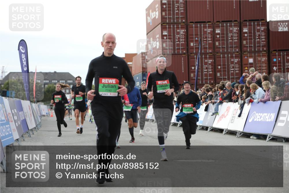 03.10.2025 - Köhlbrandbrückenlauf Yannick Fuchs http://msf.ph/oto/8985152 03.10.2025 16:09:54 Ziel 7175, 7205, 7272, 7742, 7743, 7753, 7863, 8014, 8817, 9028, 9181, 9341, 9600 meine-sportfotos.de